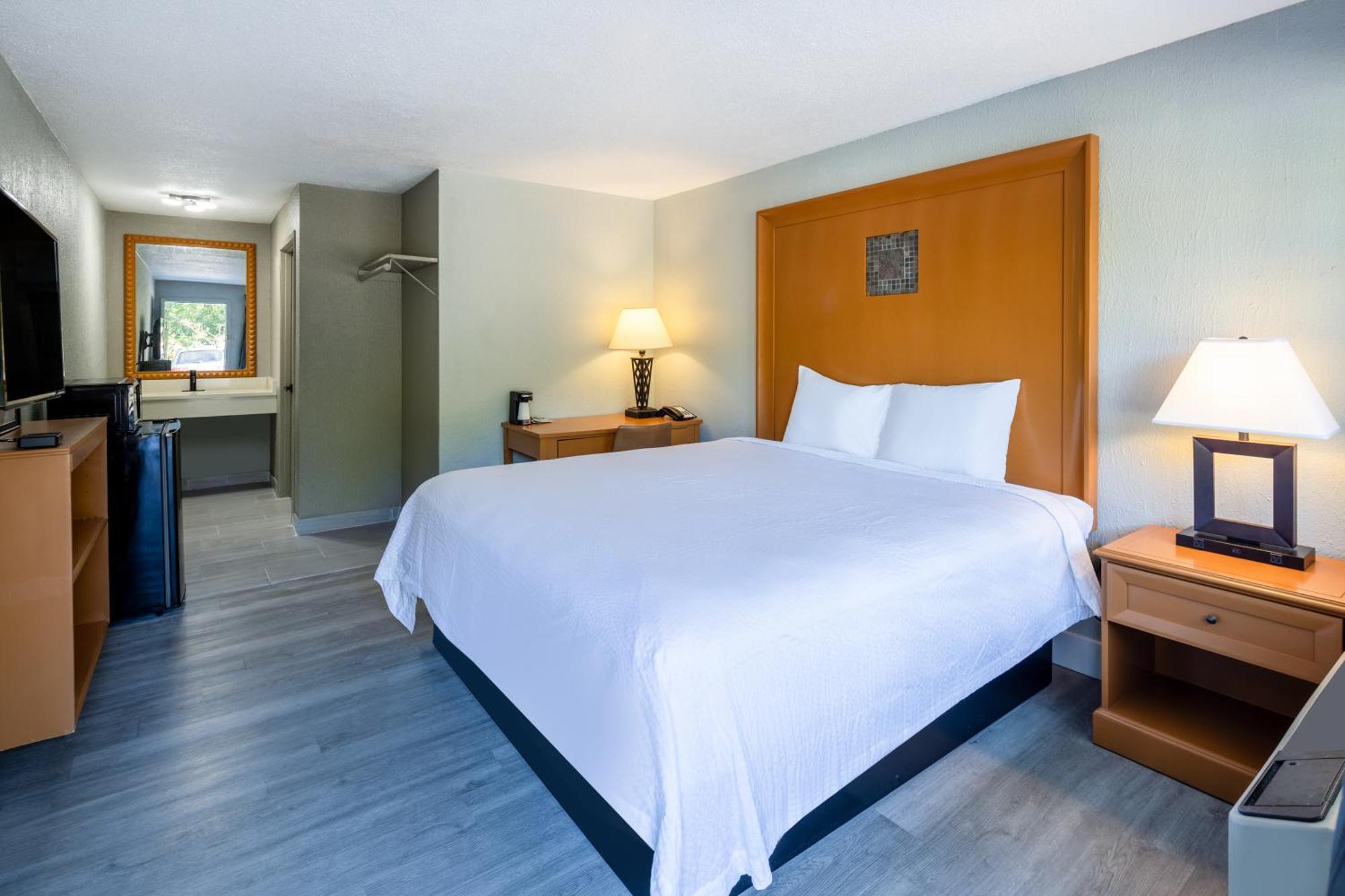 Ocean Inn & Suites Абердин Экстерьер фото